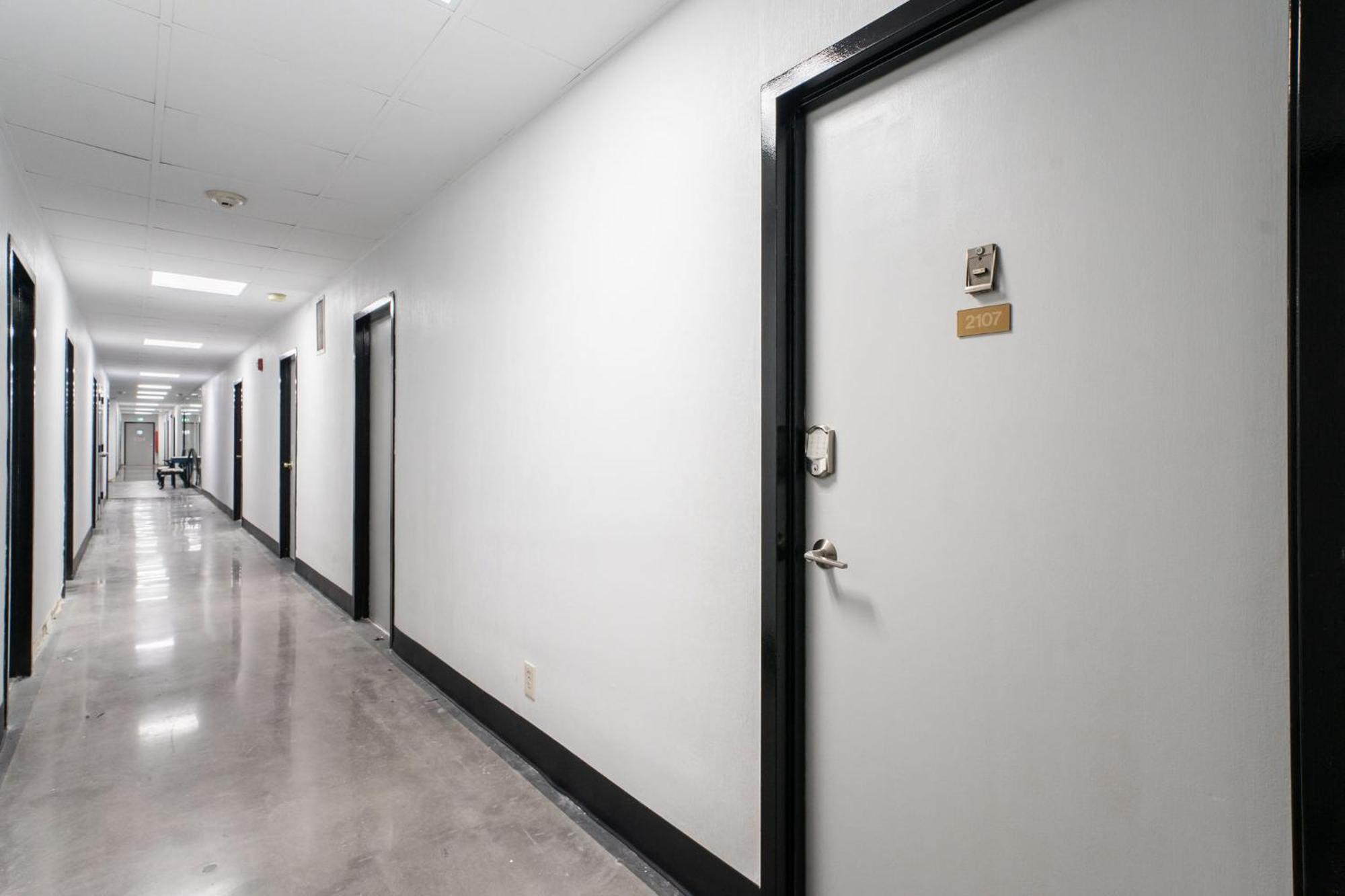 21Floor-Renovated 2Br,1Bath King And Queen Bed And Parking 亚特兰大 外观 照片