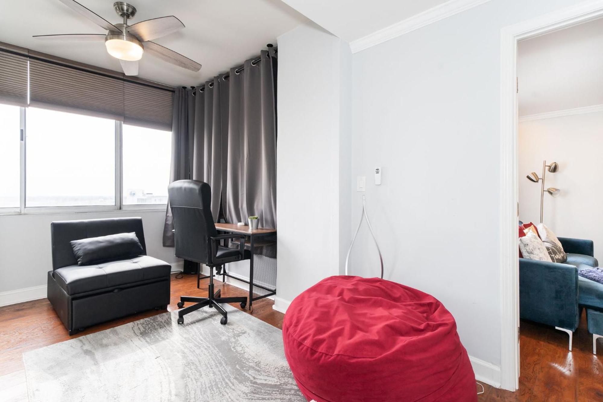 21Floor-Renovated 2Br,1Bath King And Queen Bed And Parking 亚特兰大 外观 照片