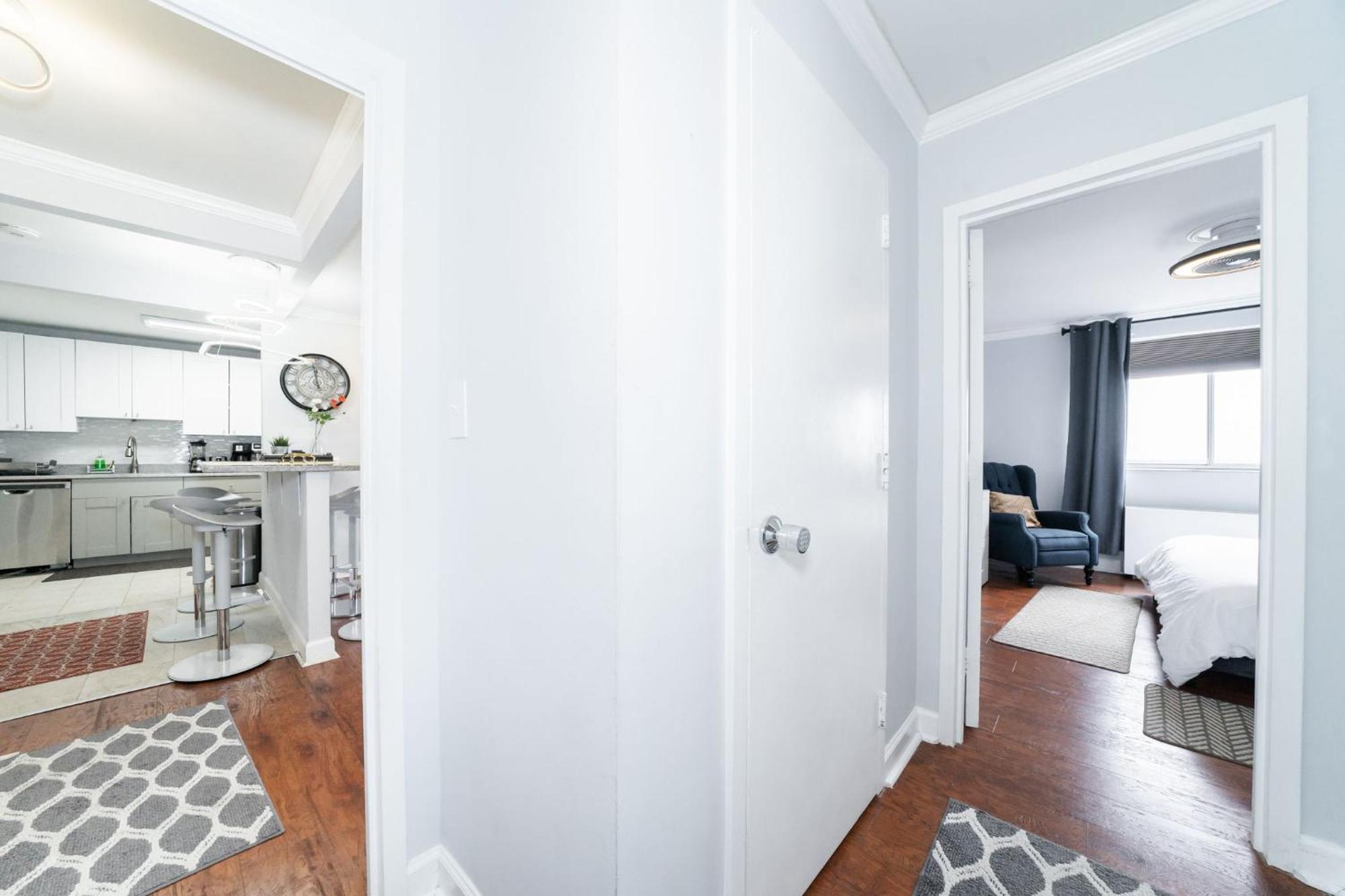 21Floor-Renovated 2Br,1Bath King And Queen Bed And Parking 亚特兰大 外观 照片